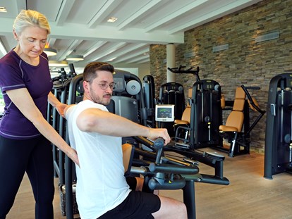 Wellnessurlaub - Rücken-Nacken-Massage - Personal Training - 5* Sport- & Wellnesshotel Allgäu Sonne