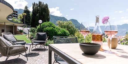 Wellnessurlaub - Trentino-Südtirol - Wie wär's mit einem köstlichen Aperitif auf unserer Terrasse? - Hotel Hohenwart