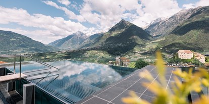 Wellnessurlaub - Trentino-Südtirol - Solebecken mit 360° Traum-Ausblick - Hotel Hohenwart