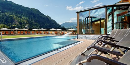 Wellnessurlaub - Umgebungsschwerpunkt: Fluss - Österreich - Außenpool - Ferienhotel Sonnenhof****S