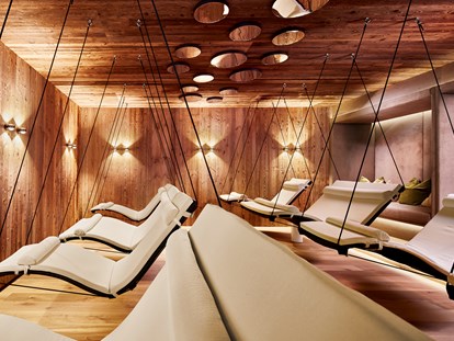 Wellnessurlaub - Rücken-Nacken-Massage - Entspannung Pur im Natur Alpin SPA auf 2.500 qm - ZillergrundRock Luxury Mountain Resort