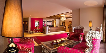 Wellnessurlaub - Whirlpool am Zimmer - Österreich - Hotel-Lounge - Romantik & Spa Alpen-Herz