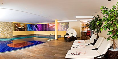 Wellnessurlaub - Hotel-Schwerpunkt: Wellness & Romantik - Österreich - Hallenbad - Romantik & Spa Alpen-Herz