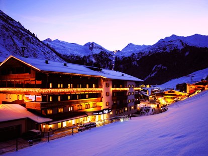 Wellnessurlaub - Umgebungsschwerpunkt: Fluss - Österreich - Winter in Hintertux - Hotel Alpenhof 