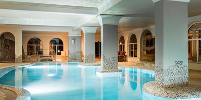 Wellnessurlaub - Region Walchsee - Indoor Pool - Hotel Seehof