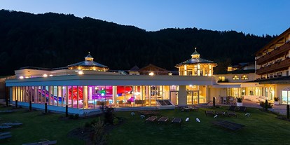 Wellnessurlaub - Tiroler Unterland - Wassererlebniswelt von aussen - Hotel Seehof