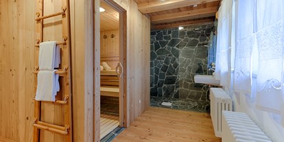 Wellnessurlaub - Whirlpool am Zimmer - Österreich - Bauernhaus Sauna  - Almdorf Seinerzeit 