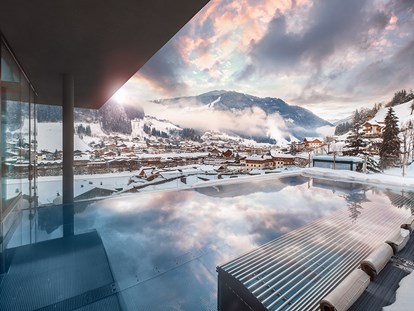 Wellnessurlaub - Pools: Infinity Pool - DAS EDELWEISS Salzburg Mountain Resort