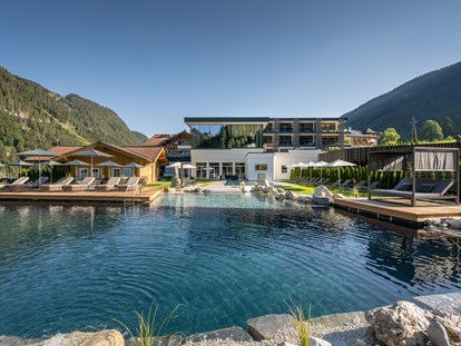 Wellnessurlaub - Pools: Infinity Pool - Österreich - Alpin Life Resort Lürzerhof