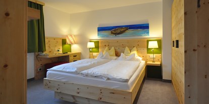 Wellnessurlaub - Pantai Luar Massage - Österreich - Doppelzimmer Tradition - Impuls Hotel Tirol