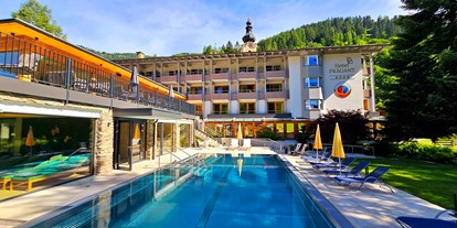 Wellnessurlaub - Bettgrößen: Queen Size Bett - Österreich - Hotel Sommer mit Aussenpool - Evicent Hotel Prägant****