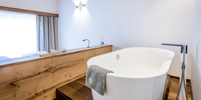 Wellnessurlaub - Pools: Außenpool nicht beheizt - Whirlpool und eigene Sauna im Appartement - Kaiserlodge 