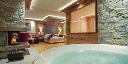 Wellnessurlaub - Whirlpool am Zimmer - Österreich - Luxus-Wellness-Suiten mit eigener Sauna und Whirlpool im Zimmer - Verwöhnhotel Kristall - Wellnesshotel für Erwachsene am Achensee