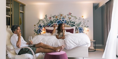 Wellnessurlaub - Pantai Luar Massage - Österreich - Unsere Premium Superior Doppelzimmer großzügig und modern zum relaxen  - Wellnesshotel ...liebes Rot-Flüh
