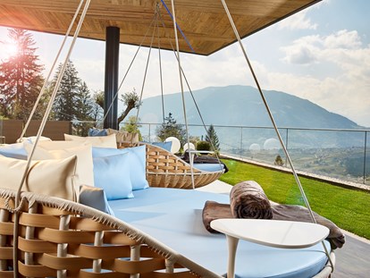 Wellnessurlaub - Meransen - Outdoor-Chill-Lounge - Hotel Das Sonnenparadies