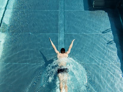 Wellnessurlaub - Wassergymnastik - Infintiypool - Hotel Sonnenhof