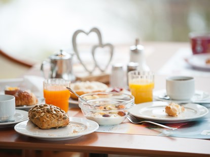 Wellnessurlaub - Bettgrößen: Twin Bett - Frühstück vom Buffet - Hotel Sonnenhügel Familotel Rhön