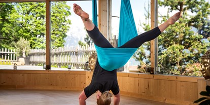 Wellnessurlaub - Wasserbetten - Schon einmal Aerial Yoga ausprobiert? - Natur- und Wellnesshotel Höflehner