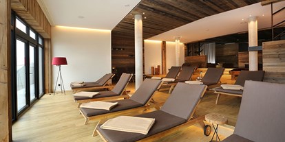 Wellnessurlaub - Nuad Thai Yoga Körperarbeit - Panorama-Ruheraum - Wellness Hotel Zum Bräu