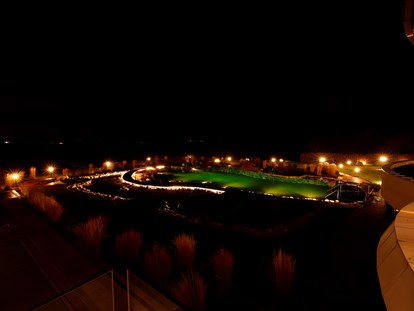 Wellnessurlaub - Hamam - Poolbereich, Blick von der Terrasse - Der Birkenhof Spa & Genuss Resort