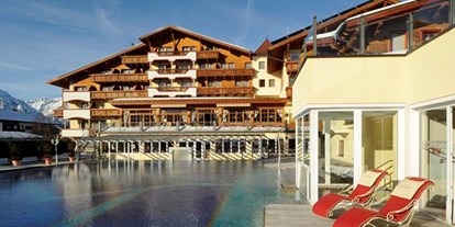 Wellnessurlaub - Honigmassage - Österreich - Pool - Alpenpark Resort