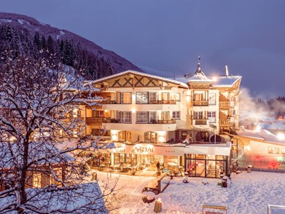 Wellnessurlaub - Textilsauna - Österreich - Winter im Seetal direkt an der Talabfahrt - Alpin Family Resort Seetal****s