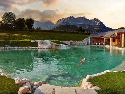 Wellnessurlaub - Pools: Schwimmteich - Österreich - Natur-Badesee - Bio-Hotel Stanglwirt