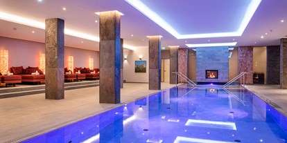 Wellnessurlaub - Hotel-Schwerpunkt: Wellness & Gesundheit - Indoor Pool im Artemacur Spa - Klosterhof - Alpine Hideaway & Spa
