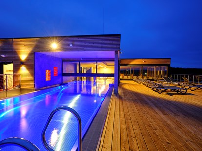 Wellnessurlaub - Hotel-Schwerpunkt: Wellness & Beauty - Infinity Pool - sonnenhotel WEINGUT RÖMMERT