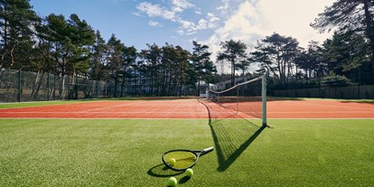 Wellnessurlaub - Hotel-Schwerpunkt: Wellness & Fitness - Tennisplatz im Strandhotel Fischland - Strandhotel Fischland 