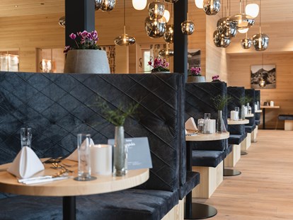 Wellnessurlaub - Hotel-Schwerpunkt: Wellness & Beauty - Panoramarestaurant - Torghele's Wald & Fluh