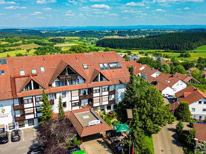 Wellnessurlaub - Hotel-Schwerpunkt: Wellness & Gesundheit - Stammhaus mit Ausblick auf die Schwäbische Alb - Vital- und Wellnesshotel Albblick