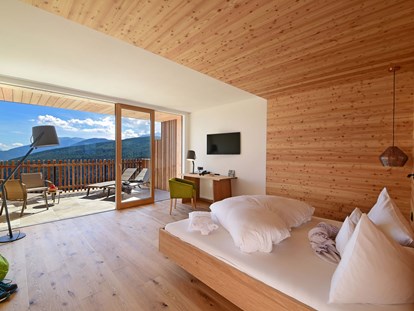 Wellnessurlaub - Bettgrößen: Queen Size Bett - Tratterhof Mountain Sky® Hotel