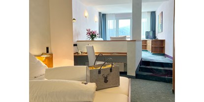 Wellnessurlaub - F.X. Mayr-Kuren - Queichtal-Appartement, ca. 50qm, Dusche/WC, Balkon-Terrasse, Blick über das Tal - Hotel Am Hirschhorn