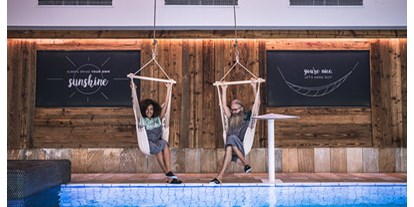 Wellnessurlaub - Nuad Thai Yoga Körperarbeit - Österreich - Indoor Pool - Das Falkenstein Kaprun