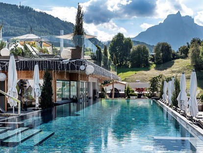 Wellnessurlaub - Hotel-Schwerpunkt: Wellness & Skifahren - Panorama Sky POOL - ABINEA Dolomiti Romantic SPA Hotel