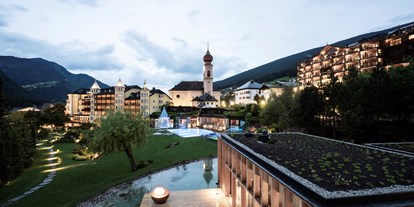 Wellnessurlaub - Pools: Sportbecken - Panorama - ADLER Spa Resort DOLOMITI