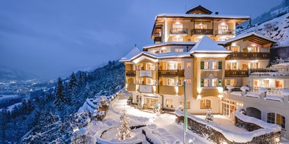 Wellnessurlaub - Shiatsu Massage - Österreich - Hotelansicht Winter - Hotel AlpenSchlössl