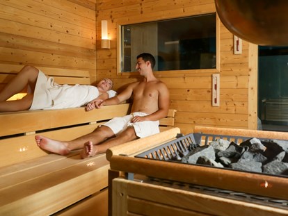 Wellnessurlaub - Bettgrößen: Twin Bett - Entspannen in der Textilsauna - Wellnesshotel Sonnenhof & Sonnhalde