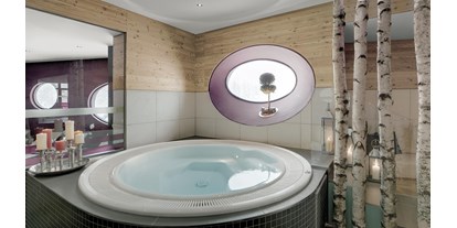 Wellnessurlaub - Hotel-Schwerpunkt: Wellness & Beauty - Österreich - INNs HOLZ Natur- & Vitalhotel**** Whirlpool - INNs HOLZ Natur- & Vitalhotel****