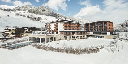 Wellnessurlaub - Zumba - Österreich - Hotel Außenansicht Winter - Hotel Nesslerhof