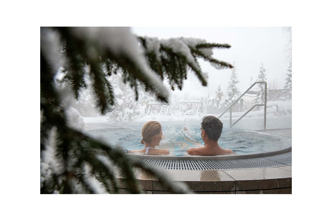 Wellnesshotel: Panorama-Außenpool Winter - Hotel Alpenhof 