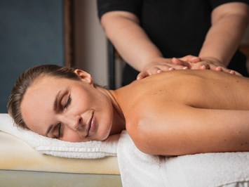 Wellnesshotel Schönruh - Adults Only Massagen im Detail Wohlfühlmassage