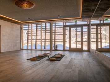 Gut Steinbach Hotel und Chalets Fitnessangebote im Detail Yogaraum