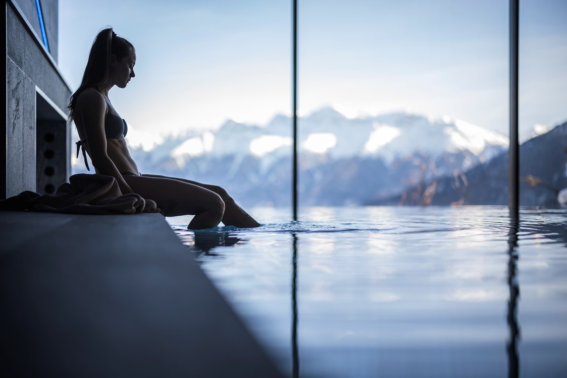 Wellnesshotel: Indoor Infinity Pool - DAS GERSTL Alpine Retreat