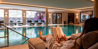 Wellnessurlaub - Hotel-Schwerpunkt: Wellness & Natur - Zell am Ziller - Entspannung pur im Hallenbad - das Alois ****s