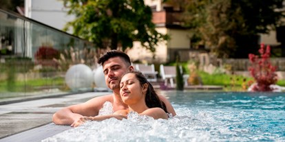 Wellnessurlaub - Hotel-Schwerpunkt: Wellness & Natur - Tux - Whirlpool Massage - das Alois ****s