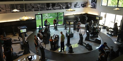Wellnessurlaub - Yogakurse - Ruhrgebiet - Fitnesshalle mit Milon Zirkel - Essensio Hotel 