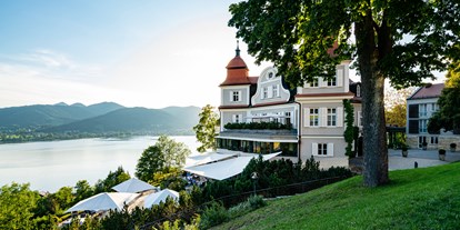 Wellnessurlaub - Paarmassage - Alpbach - Senger Schloss außen - Hotel - DAS TEGERNSEE