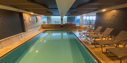 Wellnessurlaub - Pools: Sportbecken - Alpbach - Hallenbad - Wellness- & Familienhotel Egger